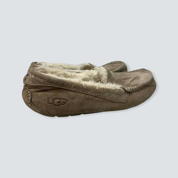 UGG shearling slip on slippers. Size 10 - Picture 2 of 4